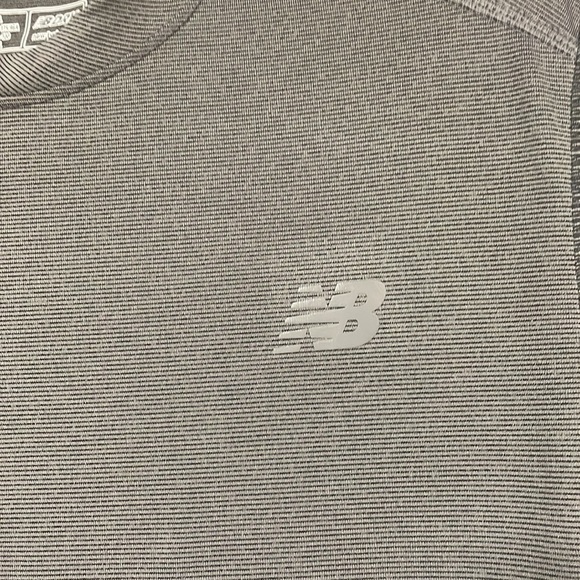 New Balance Men's Running/Performance Top, Size M, grey, LIKE NEW! - Picture 4 of 7